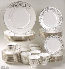 لكل ست بيت عايزة تجدد او عروسة بتجهز طقم كامل 12 طبق للغرف و12 طبق للأرز و 12 طبق للجاتوه و12فنجان شاي بالأطباق و 12 فنجان قهوة Decorative Plates Plates Decor