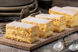 Cremeschnitten Rezept Von Streusel Rezept Vanillecreme Vanillepudding Cremeschnitten