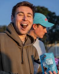 Our favourite moments from last Friday, pt. 1 ➡️ 📸 @ingercreates 📍  Milford Beach Reserve ⏰ 6am 🗓️ Every Friday #outthebox #otb #otbrunclub  #runclub #auckland #milford #fyp