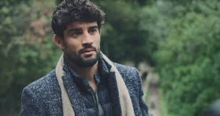 Mort d un acteur de plus belle la vie. Plus Belle La Vie En Avance Du 11 Mars 2021 Un Mort Au Mistral Romain Quitte Severine Et Victoire Le Resume Complet De L Episode 4234 De Pblv