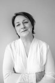 Nous tombions sur cette librairie. Sophie Labbe Essential Parfums