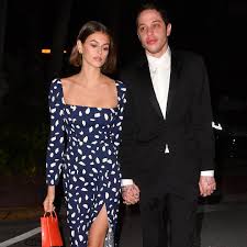 Get the latest news about pete davidson. Pete Davidson Er Spricht Uber Trennung Von Kaia Gerber Gala De