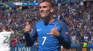 See more ideas about antoine griezmann, griezmann, football. Antoine Griezmann Gifs Get The Best Gif On Giphy