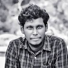 പരിഹാരം വാക്സിൻ എടുത്തവർ D –Dimer ടെസ്റ്റ് എന്ന രക്ത പരിശോധന നടത്തി രക്തം  കട്ടപിടിക്കുന്നുണ്ടോ എന്നറിയുക. ഉണ്ടെങ്കിൽ ഉടനെ വൈദ്യസഹായം തേടുക ...