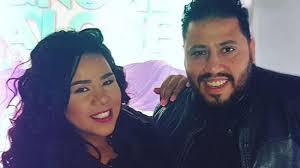 برنامج اسبوعي، يستعرض مجموعة من القضايا العامة السياسية والاجتماعية والاعلامية. Ø§Ù„Ø£Ù‚Ø¨Ø§Ø· Ù…ØªØ­Ø¯ÙˆÙ† ØµÙˆØ± Ø´ÙŠÙ…Ø§Ø¡ Ø³ÙŠÙ ÙˆØ²ÙˆØ¬Ù‡Ø§ Ø¨Ù€Ø§Ù„Ø£Ø³ÙˆØ¯ ÙÙŠ Ø£Ø­Ø¯Ø« Ø¬Ù„Ø³Ø© ØªØµÙˆÙŠØ±