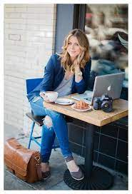 Samdotdesign I Will Do Expert Advertising On Facebook And Instagram For 105 On Fiverr Com In 2021 Branding Photoshoot Inspiration Branding Photoshoot Business Photoshoot