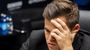 Magnus carlsen answers questions before the big game (direkte.vg.no). Beim Fussballspiel Schachweltmeister Carlsen Holt Sich Blaues Auge Augsburger Allgemeine