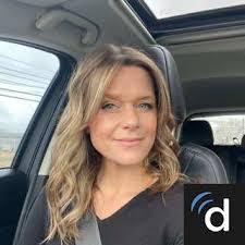 Lauren Bauer's Instagram, Twitter & Facebook