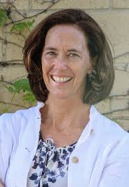 Kim Oster's Instagram, Twitter & Facebook