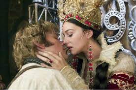 Matt Damon Monica Bellucci En El Secreto De Los Hermanos Grimm Monica Bellucci Brothers Grimm Monica Bellucci Photo