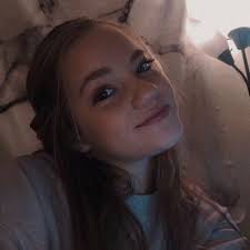 Amanda Ramsburg's Instagram, Twitter & Facebook