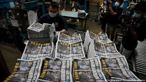 Hong kong national security officials are blocking the newspaper's bank accounts. G7a0lvdceqin8m