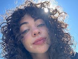 Mandy Wright's Instagram, Twitter & Facebook