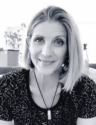 Kim Lally's Instagram, Twitter & Facebook