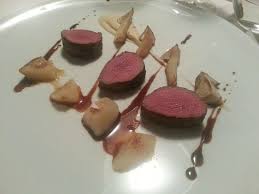 Nato come variante del classico purè di patate, vede l'aggiunta del sedano rapa, un. Sella Di Capriolo Pere Porcini E Pure Di Sedano Rapa E Mandorle Foto Di Gourmet Restaurant Anna Stuben Oltretorrente Tripadvisor