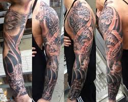 Oberarm Tattoo Motive Zeichen