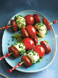 Mini Brochettes De Tomates Chorizo Et Mozzarella Recette Recette Brochette Brochette Mini Brochettes