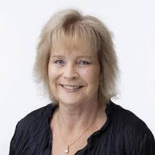 Let's talk about dogs. You might wonder what I want to know, but what I'm  really interested in is what you would like to see in dog parks. Would you  prefer shaded