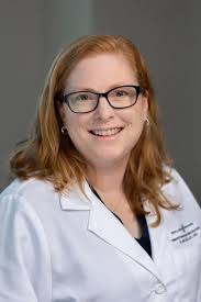 Elise Wallace's Instagram, Twitter & Facebook