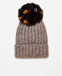 Imatge 1 De Gorra De Punt Amb Pompo Supersize De Zara Hats Knitted Hats Knitting