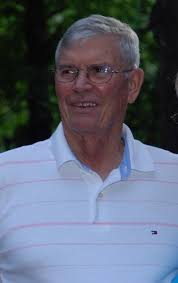 Our hearts and prayers go out to Jerry Gott's family and friends. His  son's, Don Cabor, Rich Cabor, and Mike Cabor are Riverdale Almuni.❤️