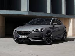 Discover exclusive seat accessories that let you do more of what you love. Cupra Leon Jetzt Gibt S Den Sportler Auch Mit 300 Ps Benziner Auto Bild