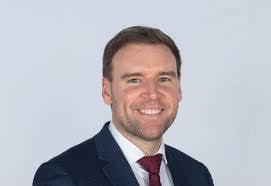 Sean Kinder's Instagram, Twitter & Facebook