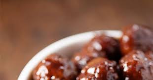 These Grape Jelly Meatballs Are Tossed In The Slow Cooker For A Few Hours And Then Ma Grape Jelly Meatballs Recipe Jelly Meatball Recipe Easy Appetizer Recipes