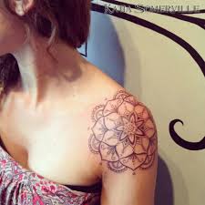 Although it s an ancient art many people are still in awe at how great it looks. Shoulder Tattoo Hand Tattoos Tattoos Fur Frauen Klein Tattoos