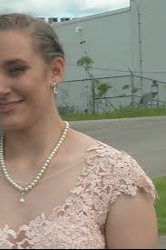 Man attends first prom at 81-years-old with great-granddaughter