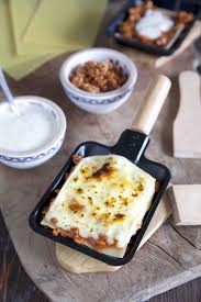 Mini Lasagne Aus Dem Raclette Pfannchen Hackfleischrezept Rezept Mini Lasagne Rezepte Silvester Essen