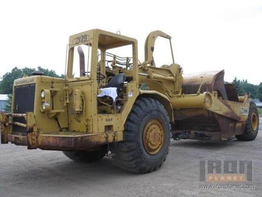 Caterpillar 621B Scraper