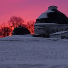 Round barn banquet centre is part of a historic restaurant complex in west champaign, illinois. Pin By Round Barn Trading Company Gi On Barns Barn Construction Old Barns Farm Barn