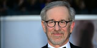 Elizabeth Banks cobra Steven Spielberg por mais personagens femininas em  novos filmes