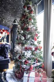 White Red And Gold Christmas Home Decor Ideas And 30 Other Christmas Decorating Ideas Red Gold Christmas Gold Christmas Decorations Christmas Home