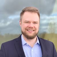 PDF) “Where is the love?” Topics and prosocial behavior in German popular  music lyrics from 1954 to 2014