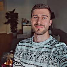 What narrow growing plants complement Japanese maple?