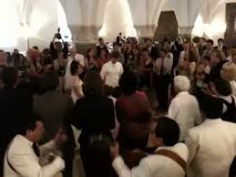 Seine mischung von rockmusik mit elementen traditioneller volksmusik macht ihn zu einem der wichtigsten vertreter des alpenrock. Hochzeit Katja Und Hubert Youtube