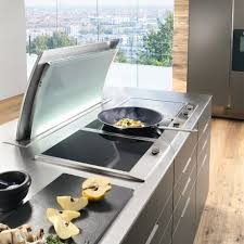 Kochfeld Mit Integriertem Wok Kochfeld Und In Die Arbeitsflache Versenkbarer Dunstabzug Kuchendesign Kuche Dunstabzug Moderne Kuche