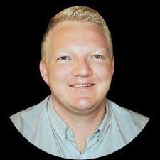 Zach Munn's Instagram, Twitter & Facebook