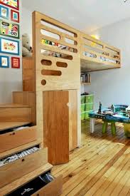 Hochbett mit schreibtisch, regal und kleiderschrank. Hochbett Mit Treppe Tolle Vorschlage Schreibtisch Selber Bauen Hochbett Mit Schreibtisch Kinderschlafzimmer