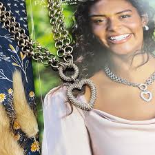 Love at first sight. 😍#Lovestruck . . . . . . #parklanejewelry  #parklanestyle #fashionaccessories #accessories