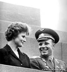 2 суток 22 часа 50 минут, позывной «чайка». 1963 Valentina Tereshkova I Yurij Gagarin Yuri Sovetskij Soyuz Lyudi