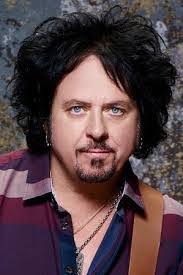 Jenny Douglas's Instagram, Twitter & Facebook