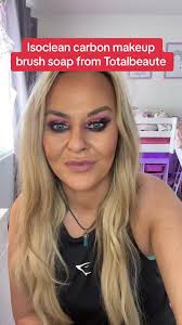 Omg i love this from @Total Beauté the isoclean carbon makeup brush so...