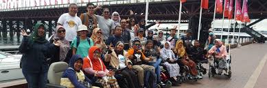 Dalam sebuah grup whatsapp sudah kita ketahui semua jika admin grup wa adalah orang yang paling berkuasa karena memiliki kemampuan untuk banyak cara yang bisa digunakan contoh saja menyebarkan link dengan menggunakan aplikasi media sosial bisa langsung dari whatsapp. Australia Awards Indonesia
