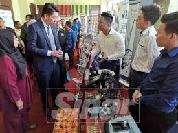 •hari tanpa beg plastik pada asalnya dilaksanakan pada hari isnin tetapi berdasarkan kepada maklumbalas positif yang diterima ianya telah ditambah ke tiga hari iaitu pada hari isnin, selasa dan rabu bermula 1 januari 2010. Hari Tanpa Beg Plastik Di Kedah Bermula 1 April Ini