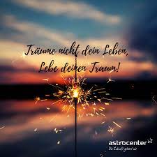 Das war der nahezu wortwörtliche appel von zwei frauen in meiner umgebung, die mich im wahrsten sinne des wortes bewegt haben. Spruchdestages Traume Nicht Dein Leben Lebe Deinen Traum Zitat Selflove Selfcare Selfesteem Traum Zitate Lebe Deinen Traum Zitate Ermutigende Spruche