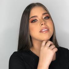 Alejandro Ruiz Makeup artist & Hairstylist