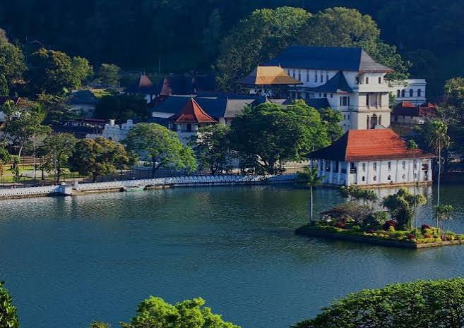 Kandy Temple Lake
